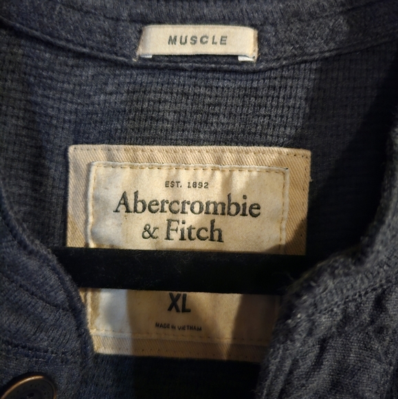Abercrombie & Fitch Gray Shirt - Picture 2 of 2